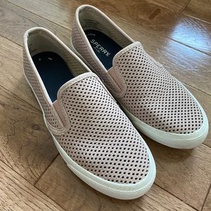 Sperry slip on sneaker shoes women size 8